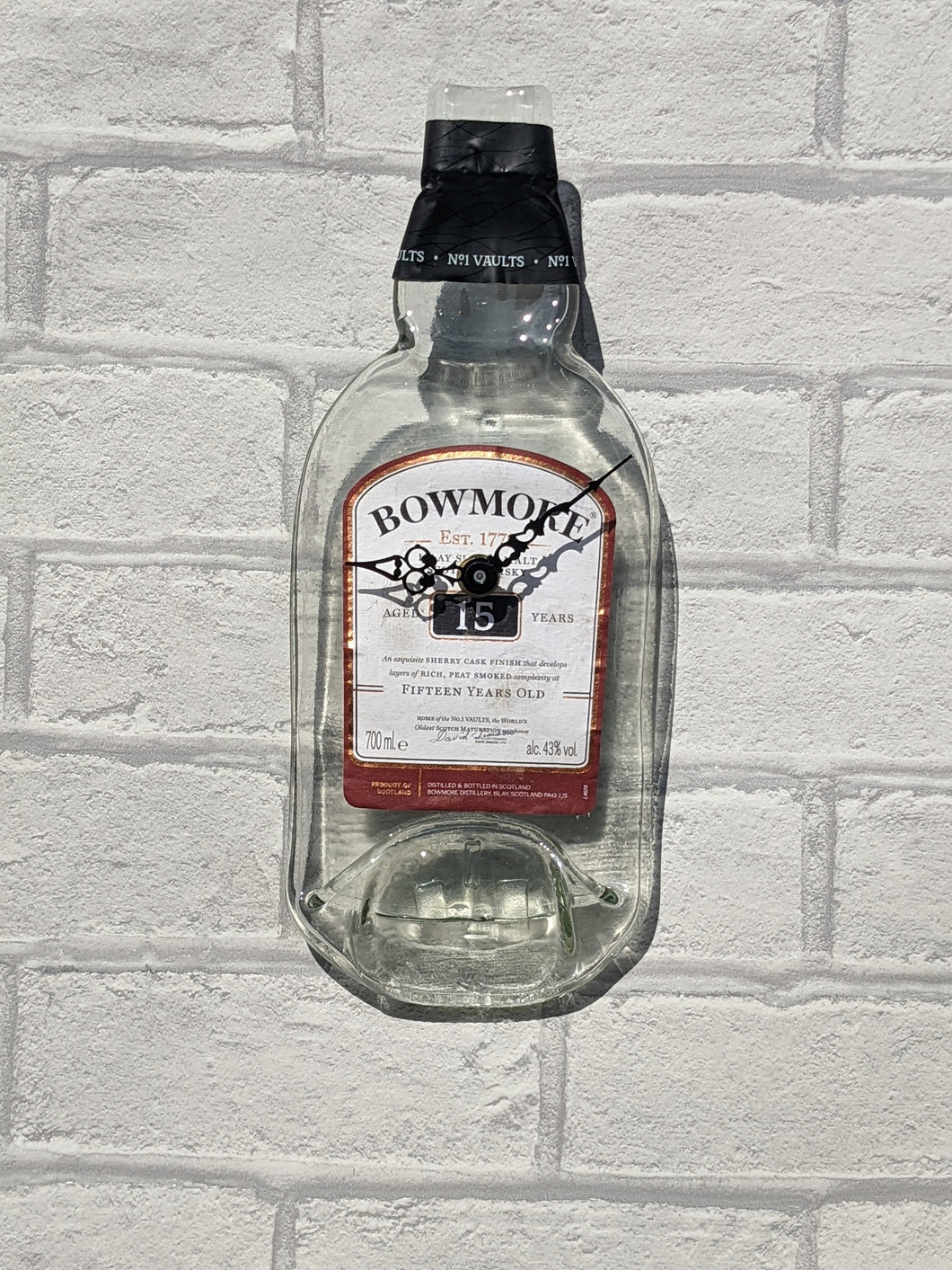 Bowmore whisky bottle clock