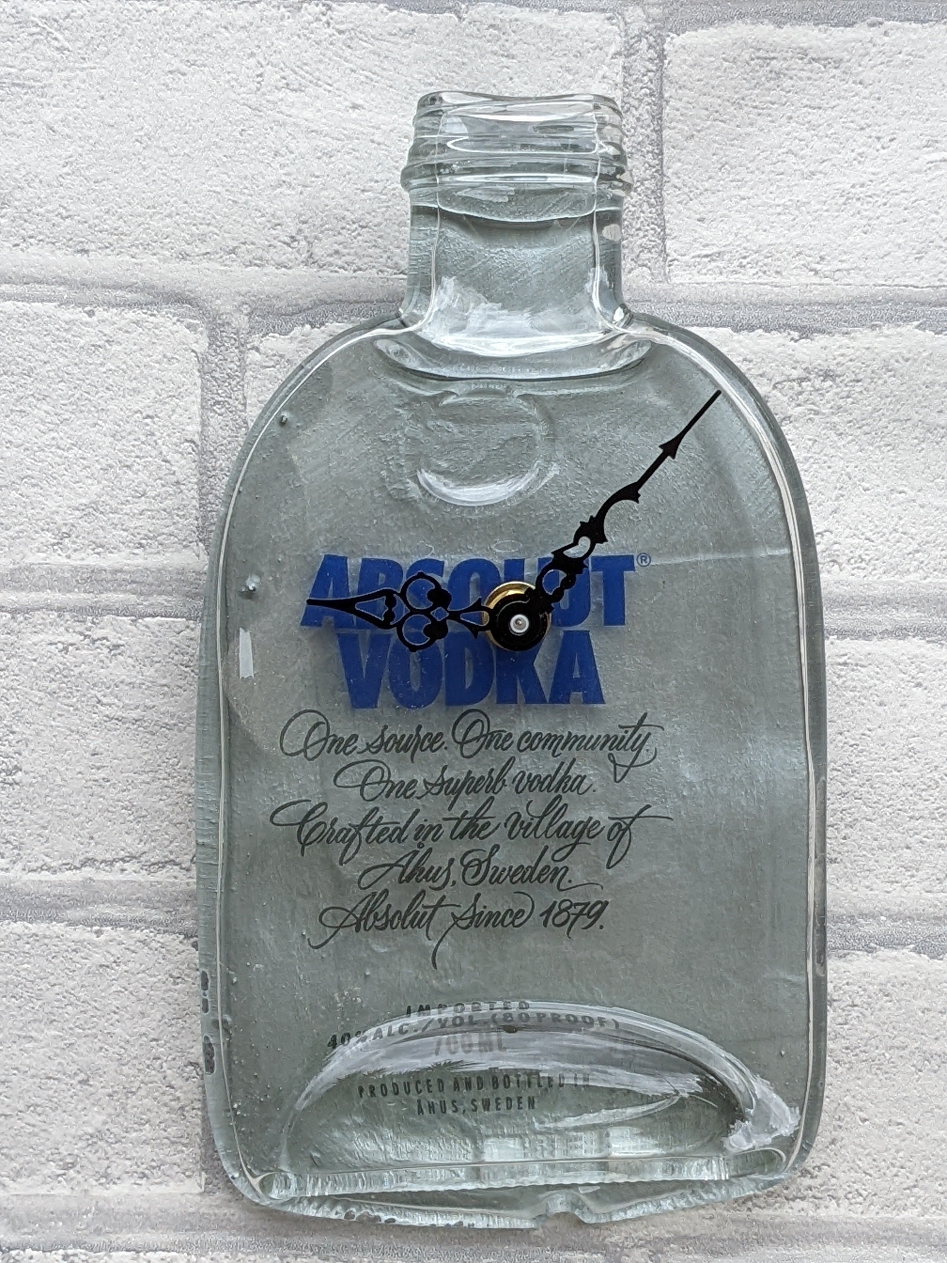 ABSOLUT VODKA Swedish Vodka clockガラス瓶時計 Absolute vodka bottle clock – Rewind Glass