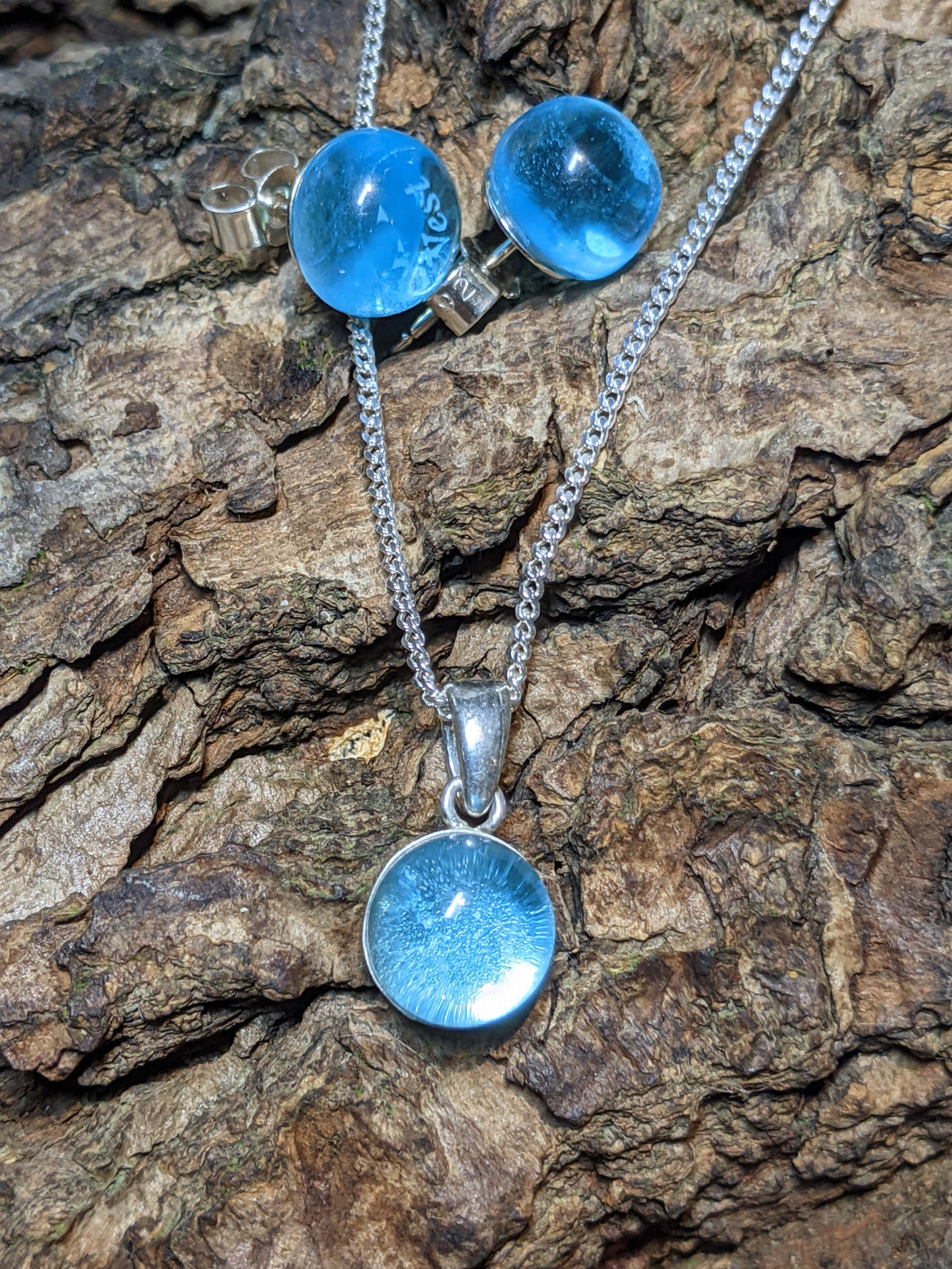 Bombay Sapphire earring and pendant set