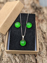 Load image into Gallery viewer, Wine bottle necklace and earring set
